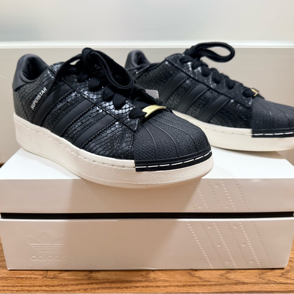 Adidas Originals Superstar XLG - Black and Gold - Picture 5 of 11